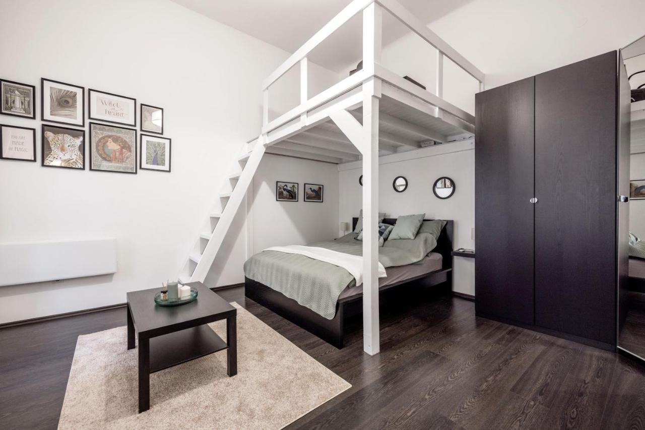 Ferienwohnung Charming Downtown Hideaway Steps From New York Cafe! Budapest Exterior foto