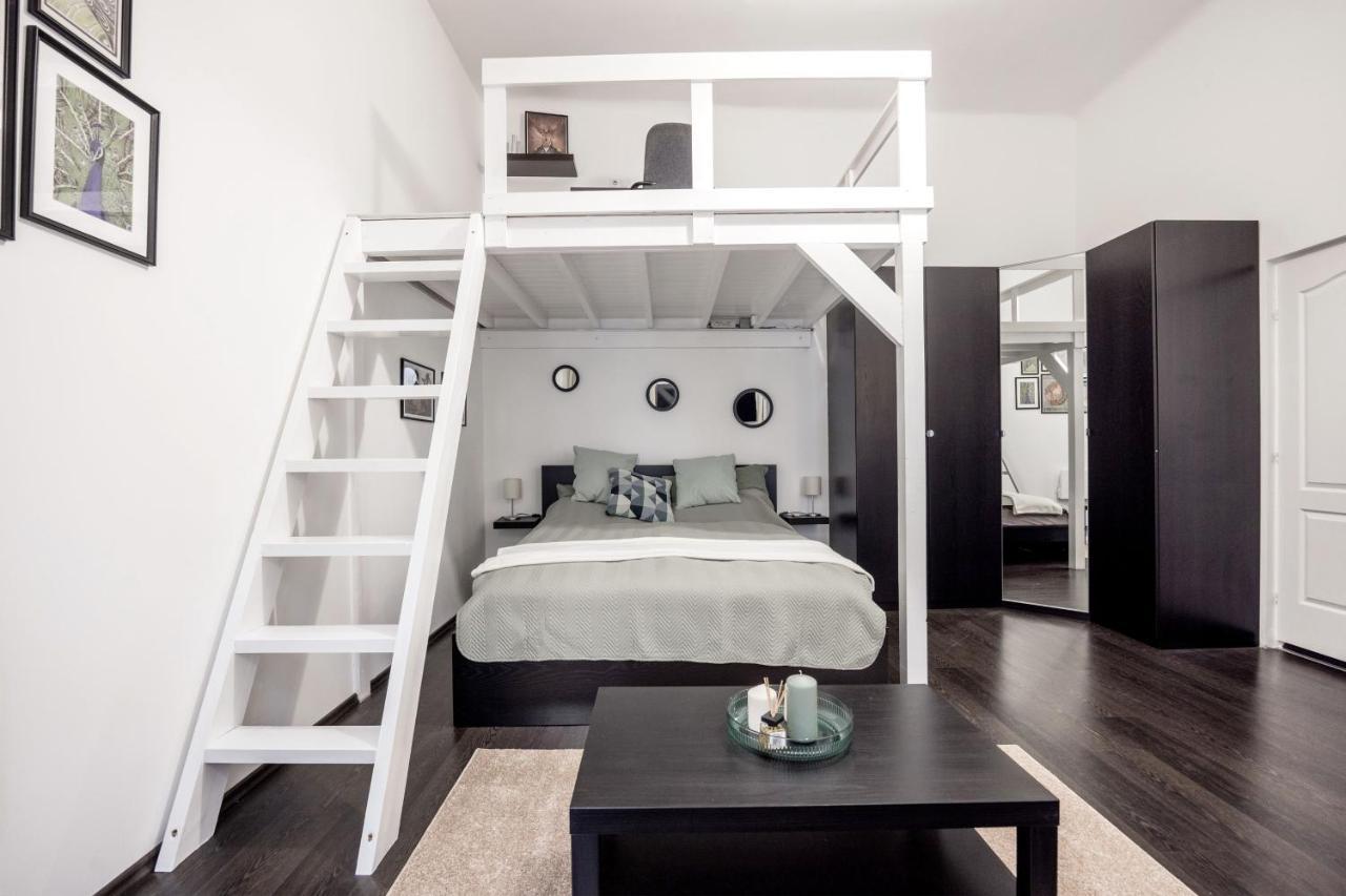Ferienwohnung Charming Downtown Hideaway Steps From New York Cafe! Budapest Exterior foto