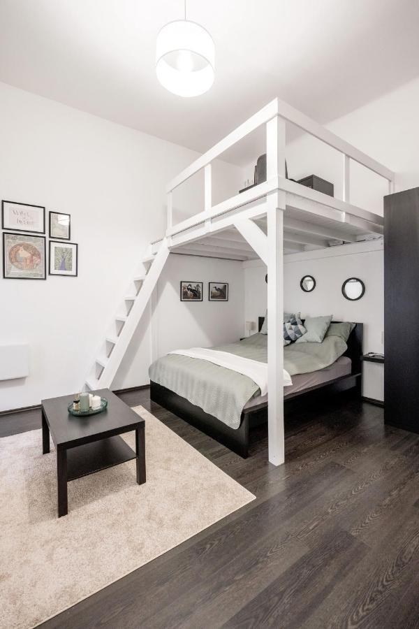 Ferienwohnung Charming Downtown Hideaway Steps From New York Cafe! Budapest Exterior foto